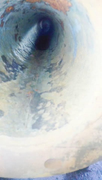 Internal pipe surface cleaned by UHP water jetting